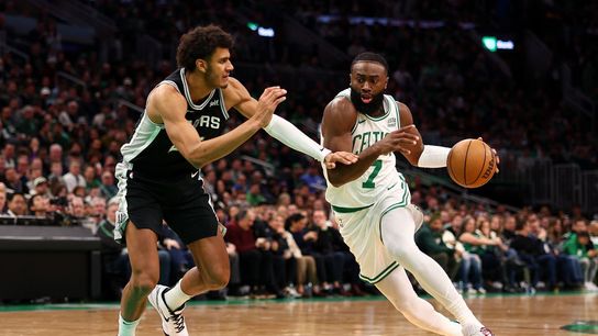 BSJ Game Report: Celtics 117, Spurs 98 - C's cruise to 20th straight home win of the season taken at TD Garden (Celtics)